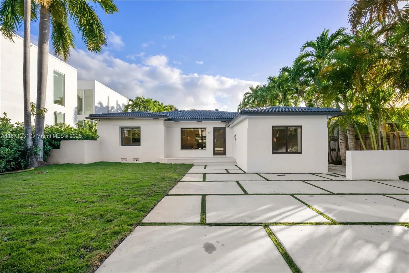900 W 47th Ct, Miami Beach FL 33140