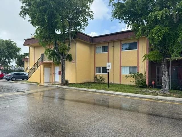 2854 NW 55th Ave # 2B, Lauderhill FL 33313