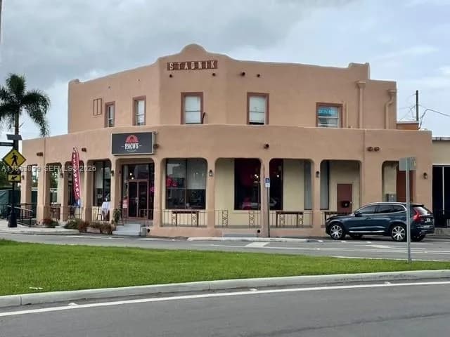 45 Curtiss Pkwy, Miami Springs FL 33166
