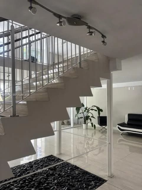 601 NE 23rd St # 707, Miami, FL 33137