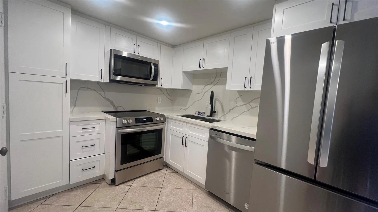 4000 N Hills Drive # 28, Hollywood, FL 33021
