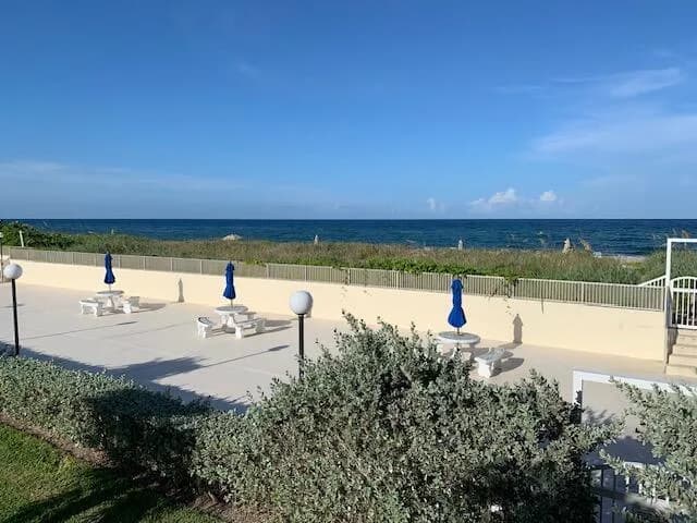 2565 S Ocean 2060 Boulevard # 2060, Palm Beach FL 33480