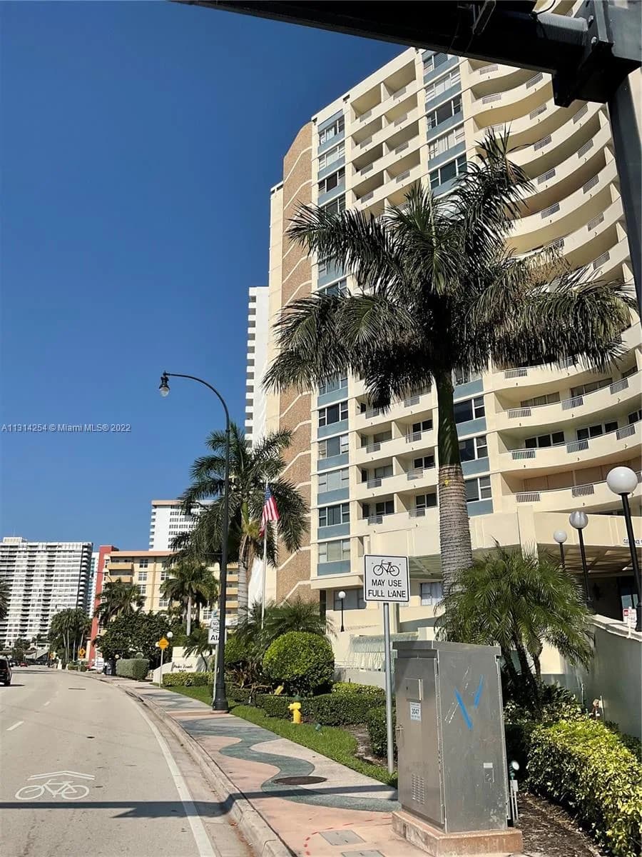 3180 S Ocean Dr # 1503, Hallandale Beach, FL 33009
