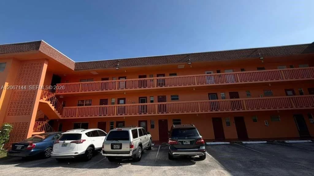 251 NE 187th St # 803, Miami, FL 33179
