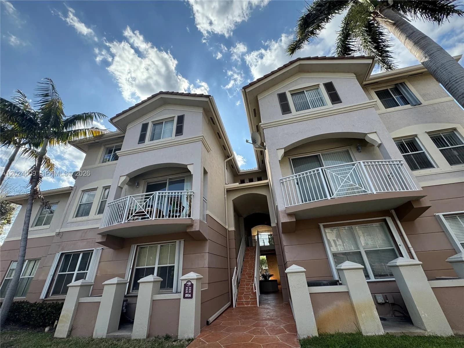 8936 W Flagler St # 201, Miami, FL 33174