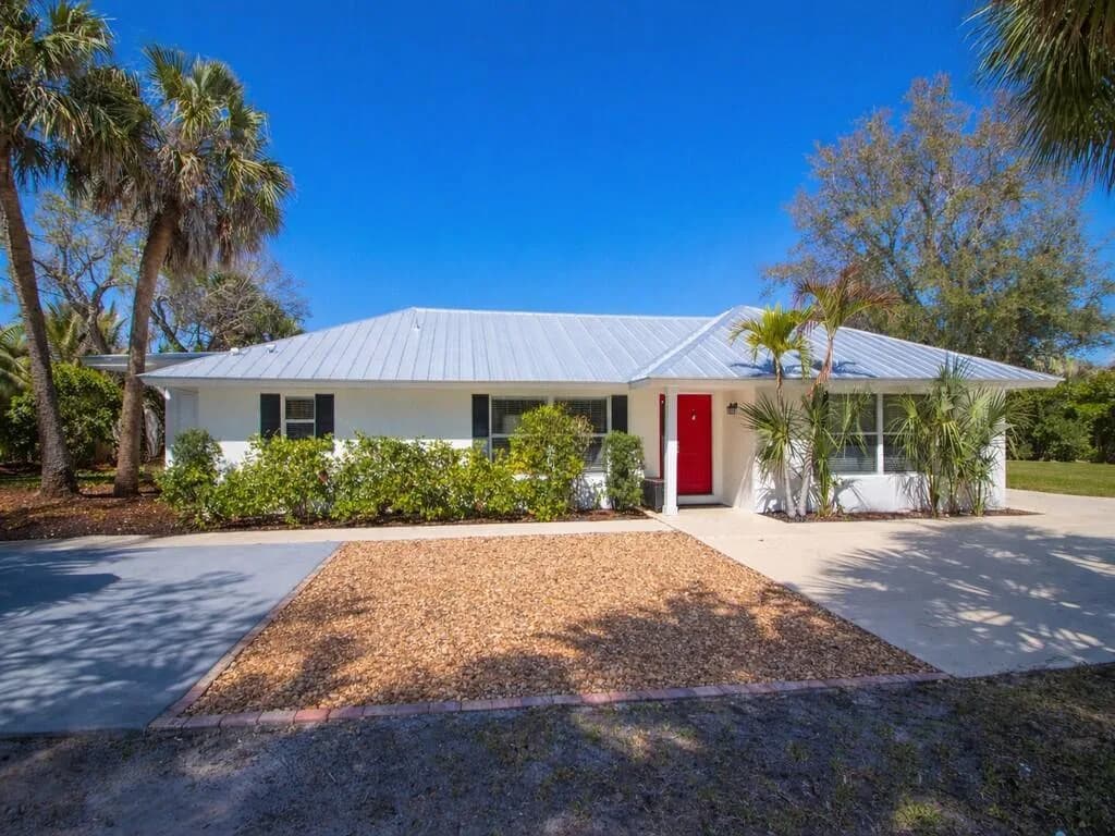 527 E Causeway Boulevard, Vero Beach FL 32963