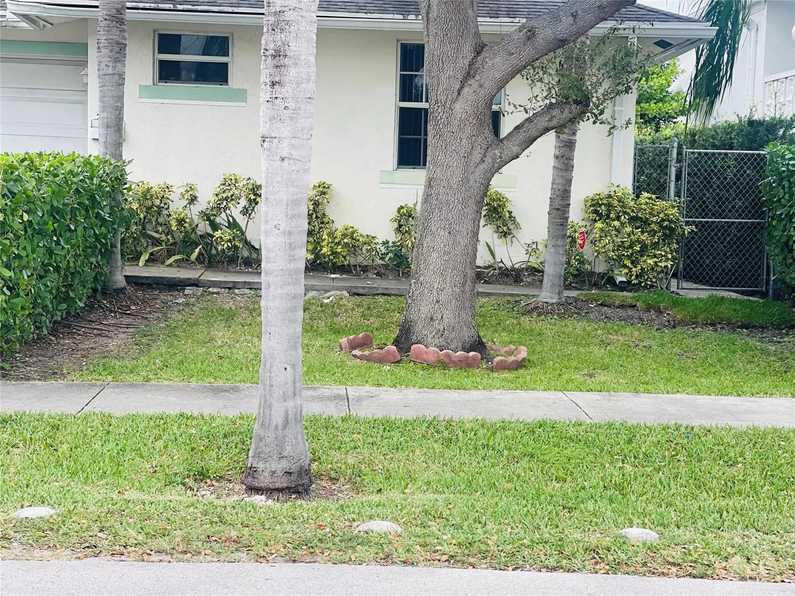 717 NE 4th Street, Hallandale Beach FL 33009