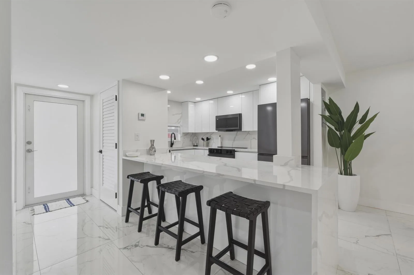 9523 N Hollybrook Lake Drive # 103, Pembroke Pines FL 33025