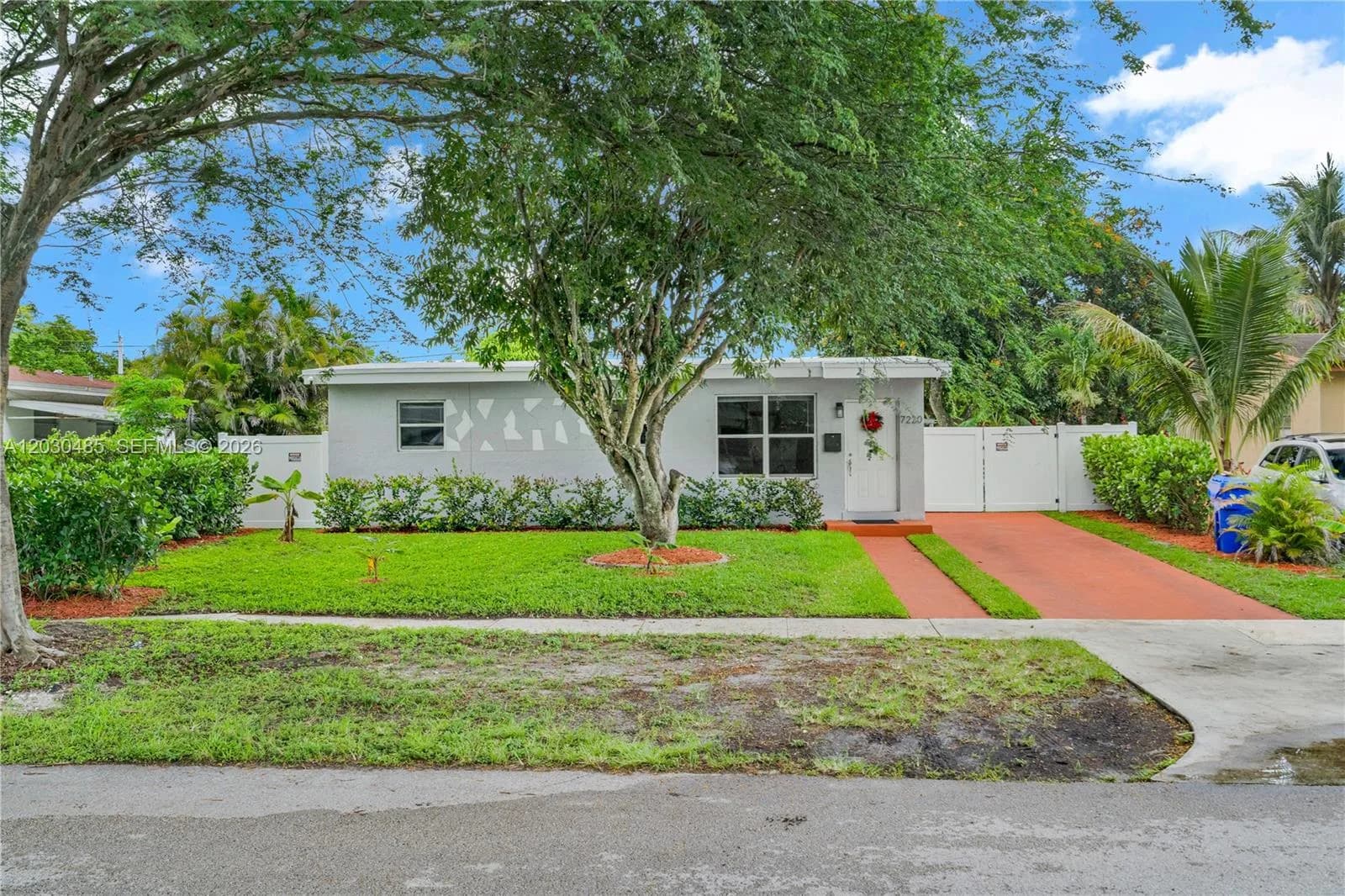 7220 Arthur St, Hollywood FL 33024