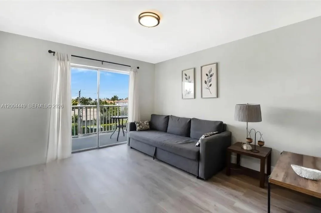 3527 NE 168th St # 409, North Miami Beach FL 33160