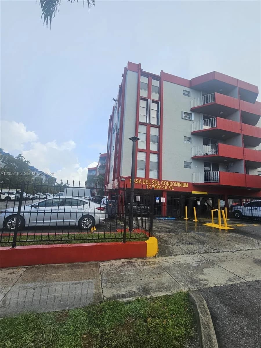 1750 W 46th St # 518, Hialeah, FL 33012