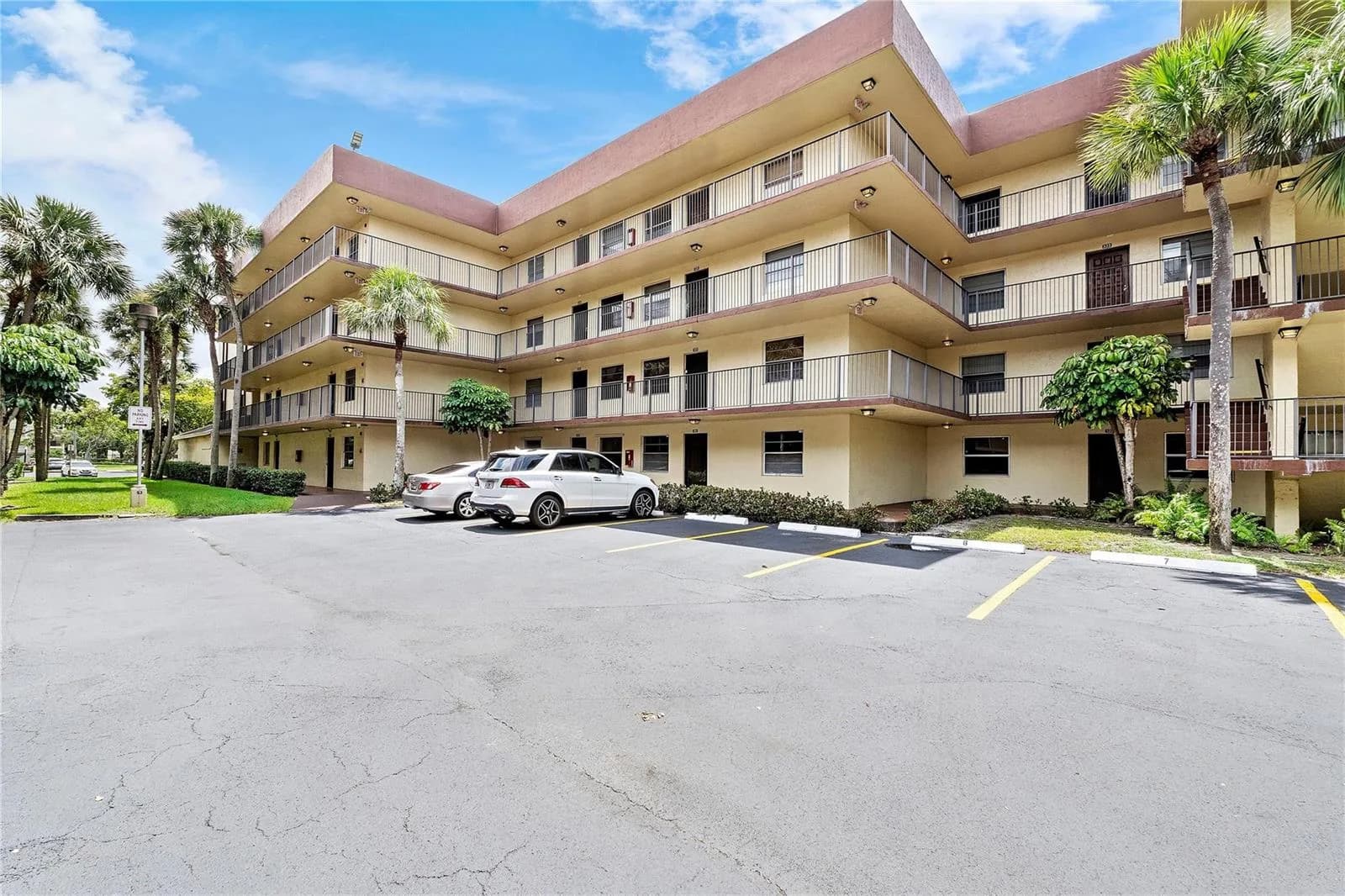 3141 NW 47th Terrace # 130, Lauderdale Lakes, FL 33319