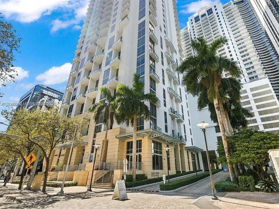 1060 Brickell Ave # 1505, Miami, FL 33131