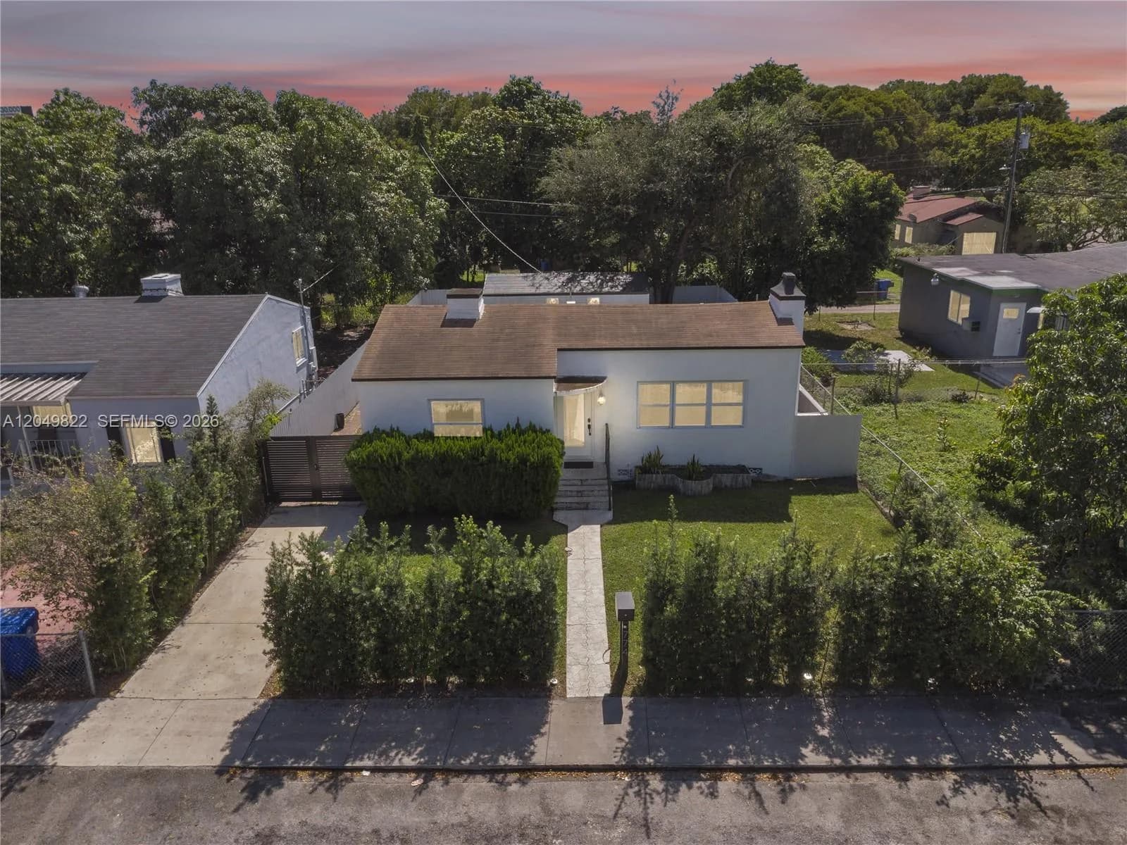 774 NW 49th St, Miami, FL 33127