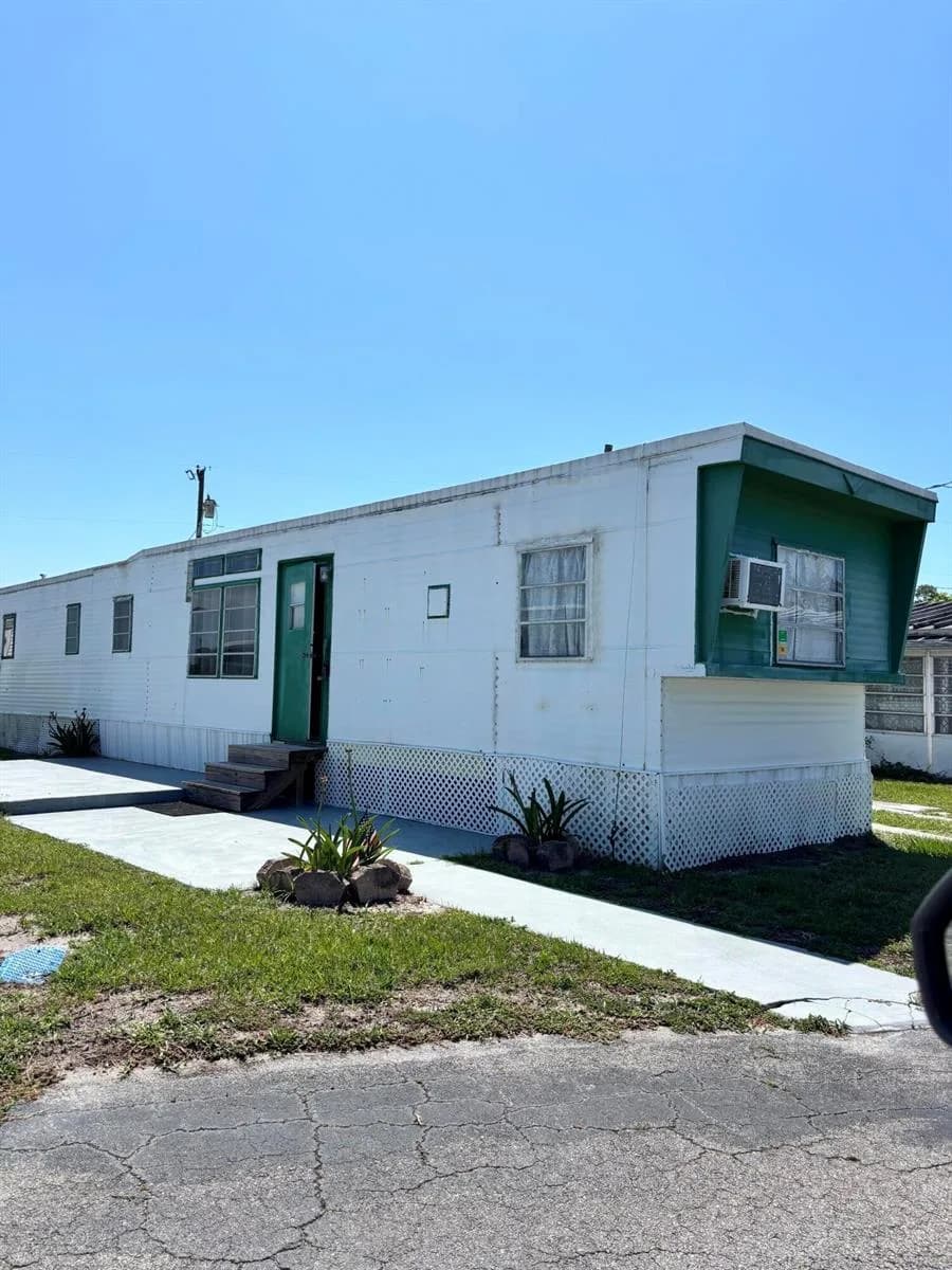 2023 St Lucie Boulevard # 125, Fort Pierce FL 34946