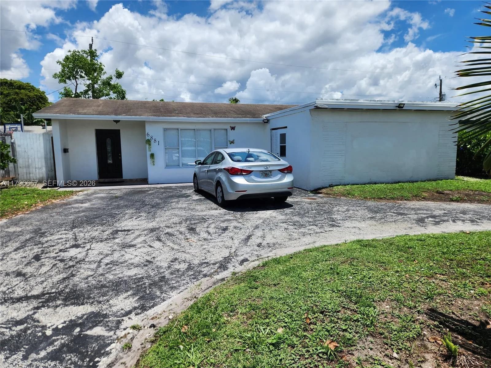 6881 Sheridan St, Hollywood FL 33024