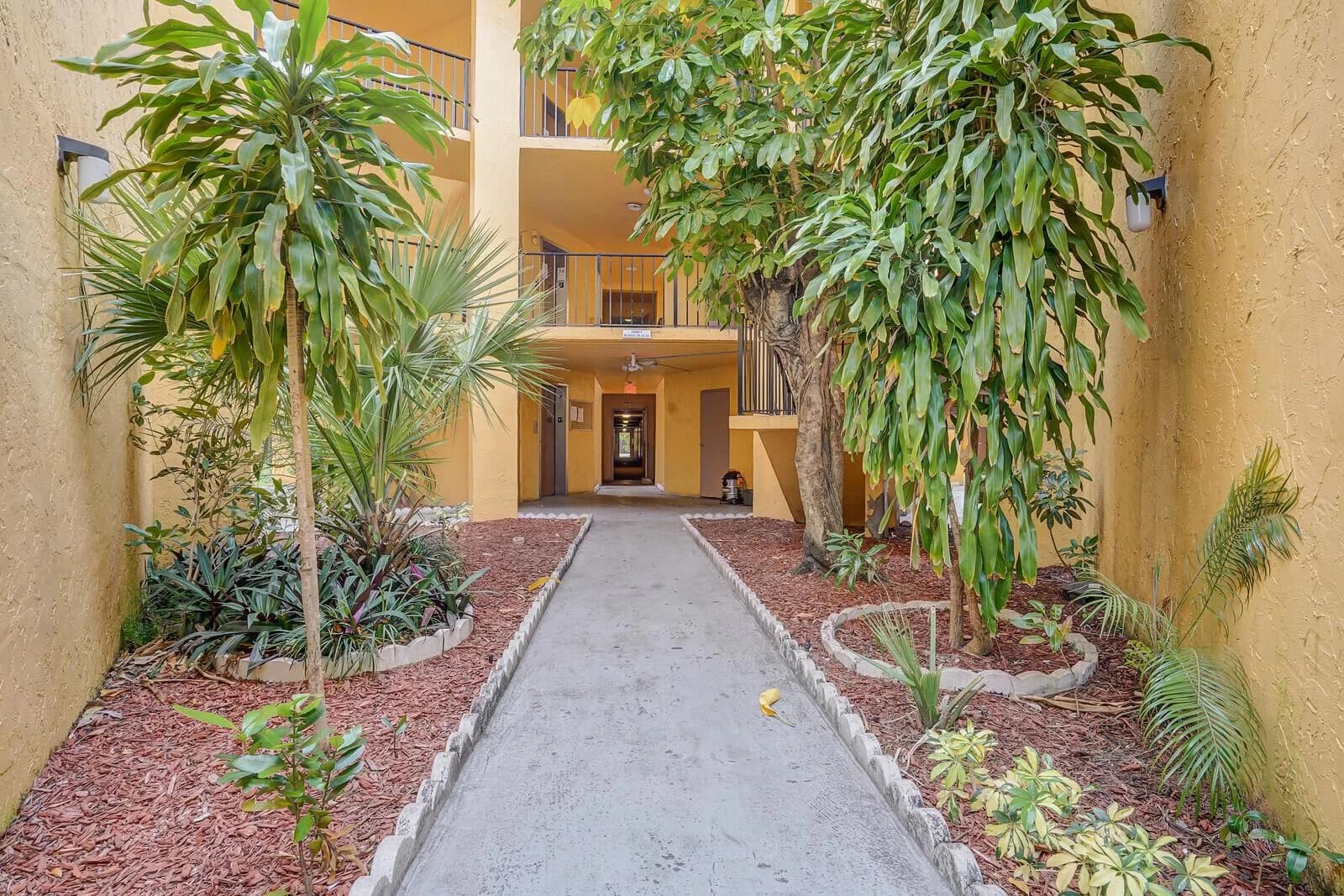 4364 NW 9th Avenue # 3d, Deerfield Beach FL 33064