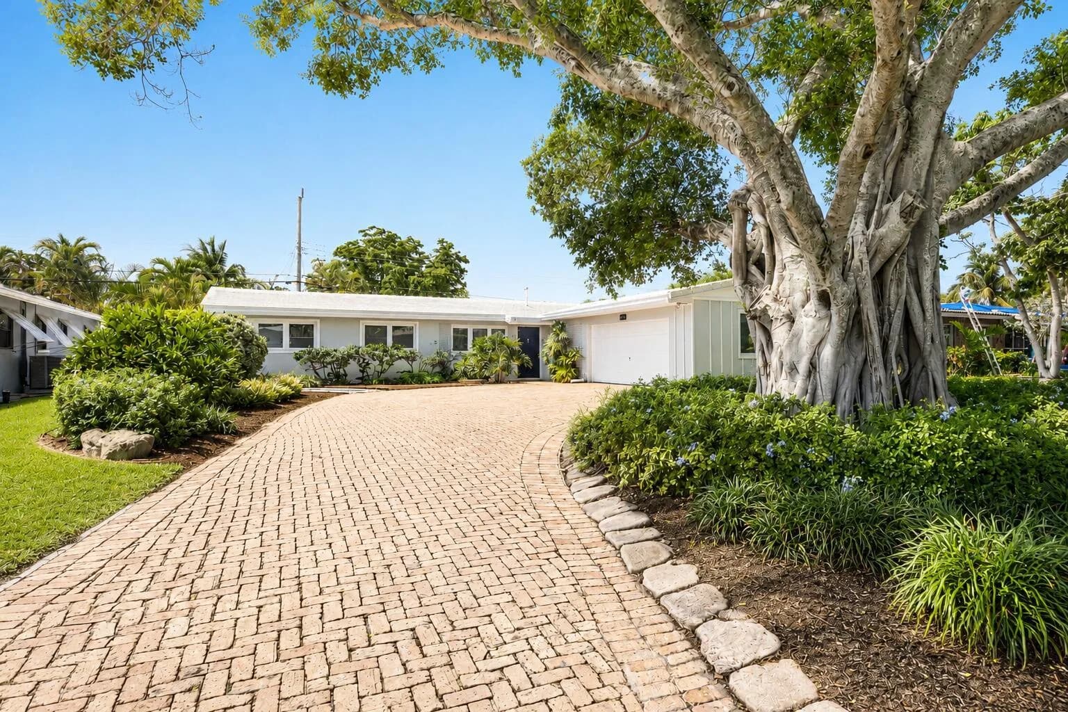 2110 NE 55th Street, Fort Lauderdale FL 33308