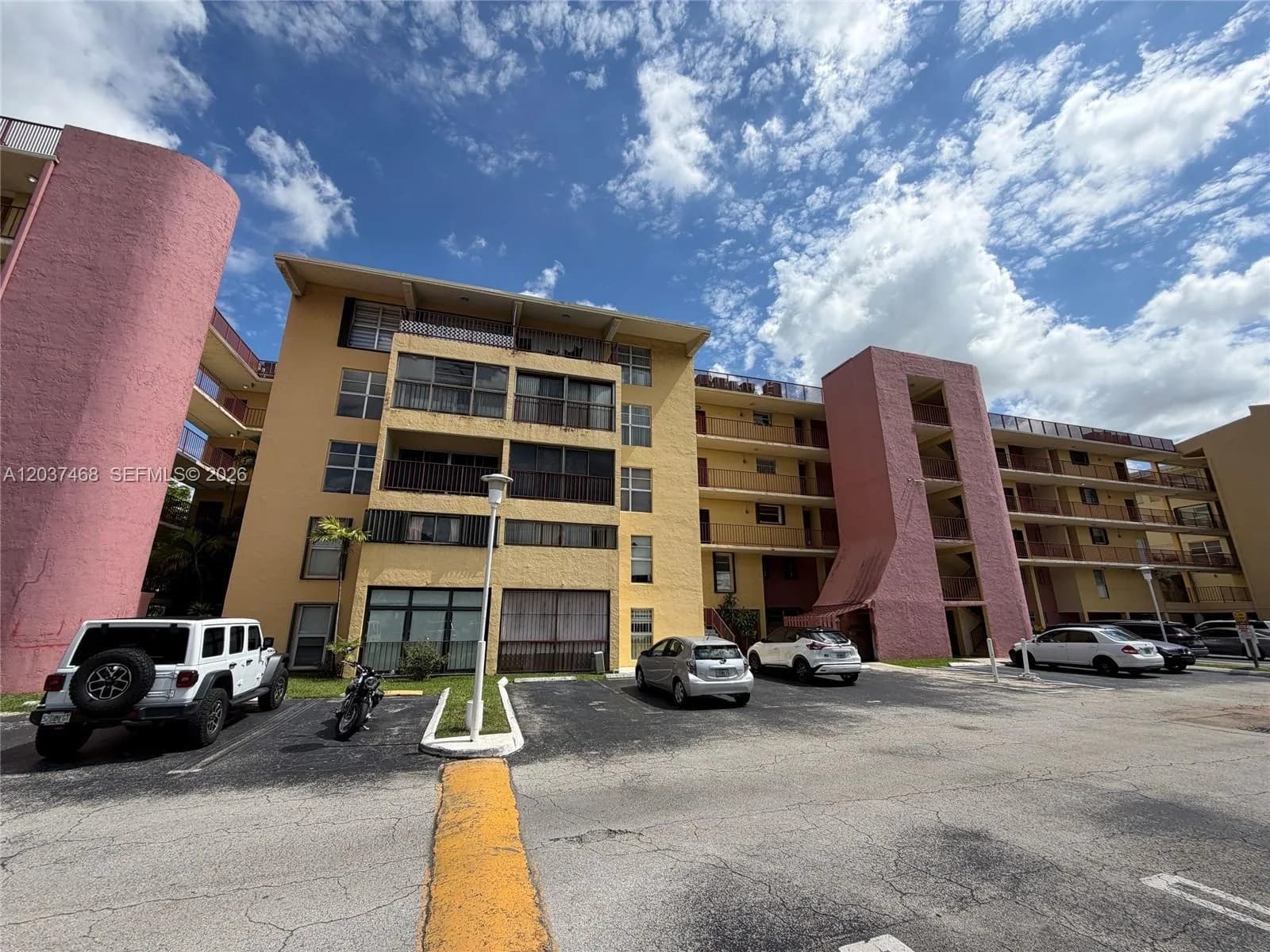 8775 Park Blvd # 406, Miami, FL 33172