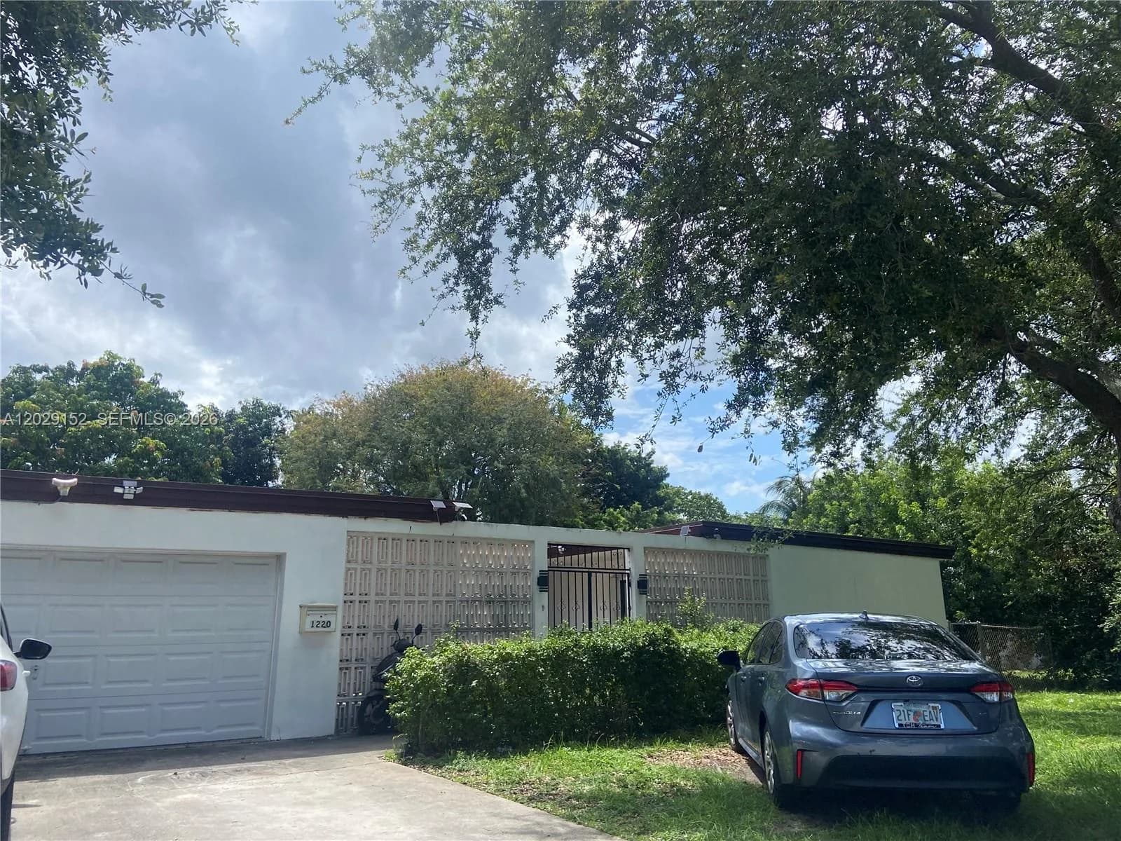 1220 S 29th Ave, Hollywood FL 33020