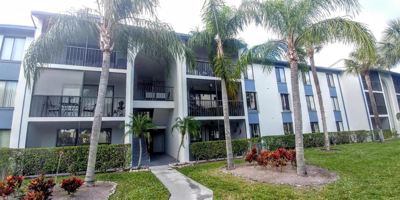 1009 Green Pine Boulevard # D3, West Palm Beach FL 33409