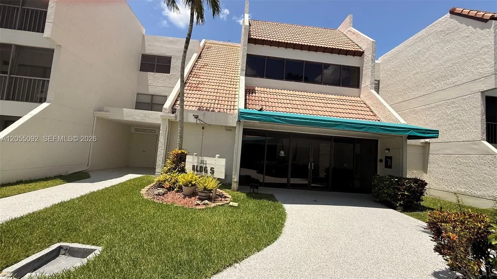 303 Racquet Club Rd # 206, Weston, FL 33326