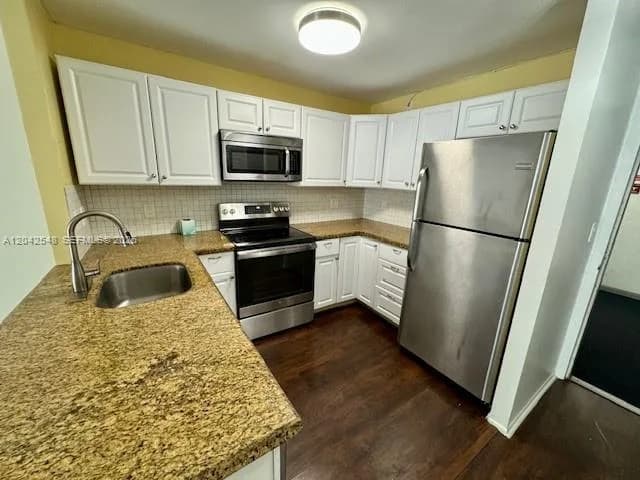 2029 NW 46th Ave # E202, Lauderhill FL 33313