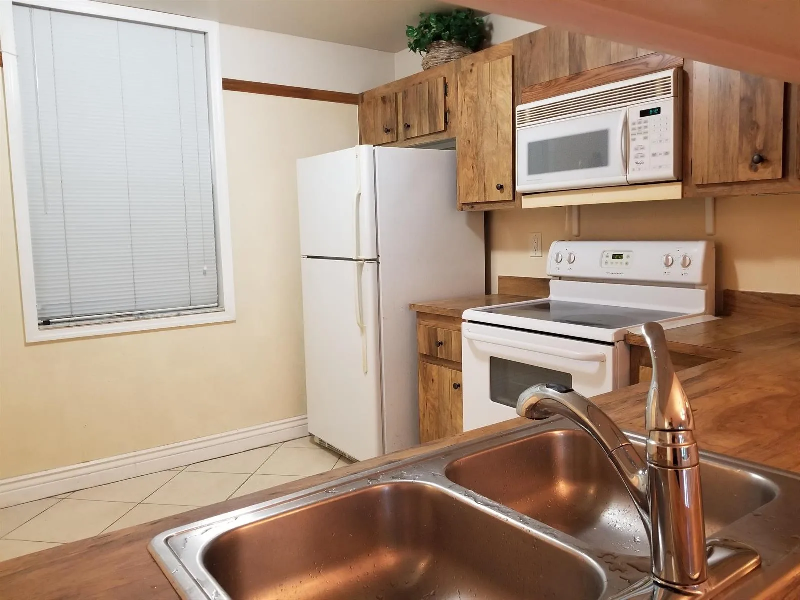7500 NW 1st Court # 102-3, Plantation, FL 33317