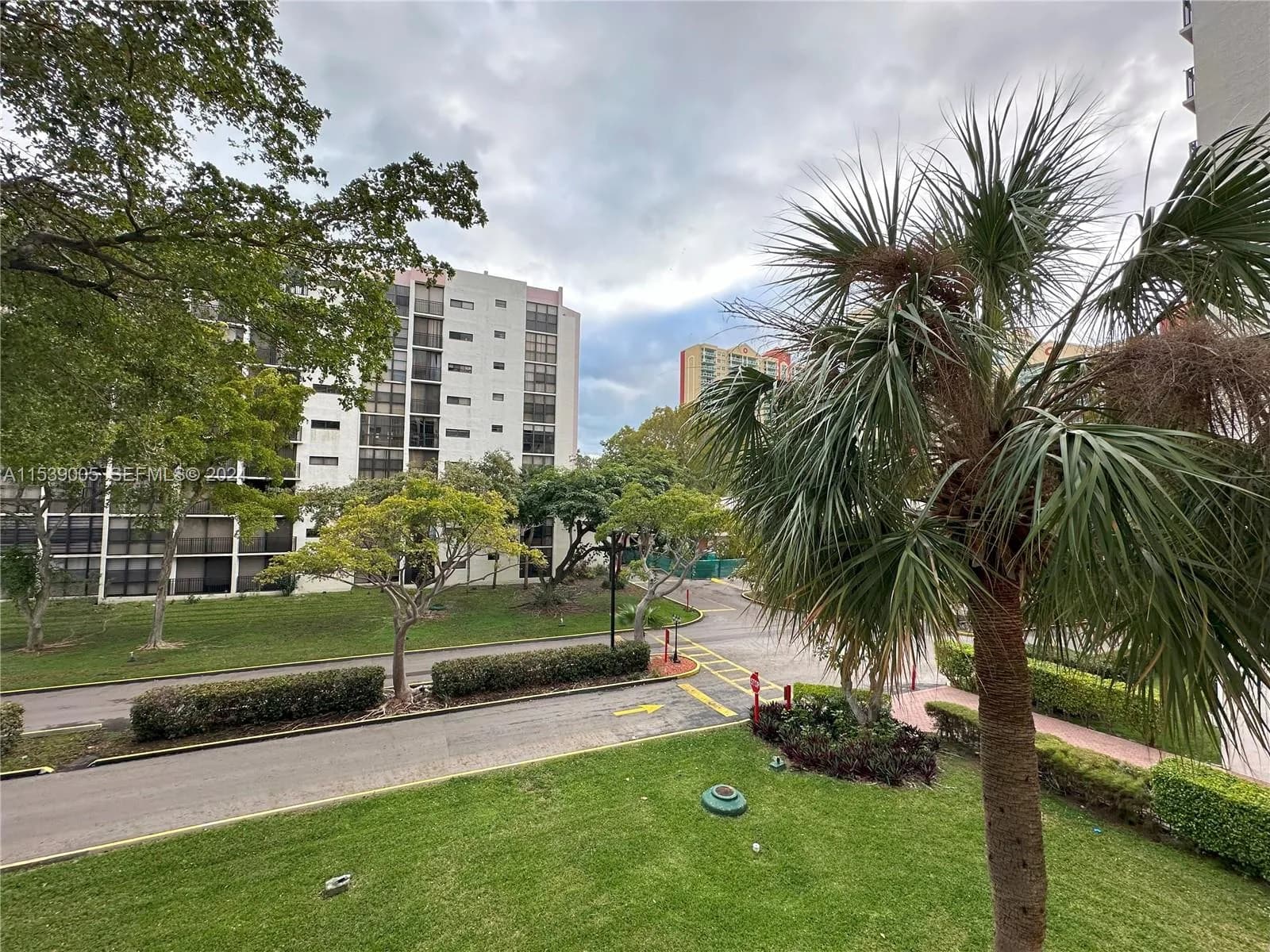 17021 N Bay Rd # 320-4, Sunny Isles Beach FL 33160