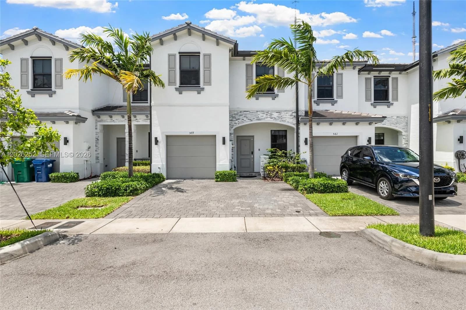 577 NW 204th St, Miami Gardens, FL 33169