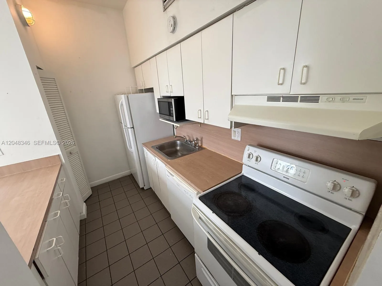 7400 W 20th Ave # 420, Hialeah, FL 33016