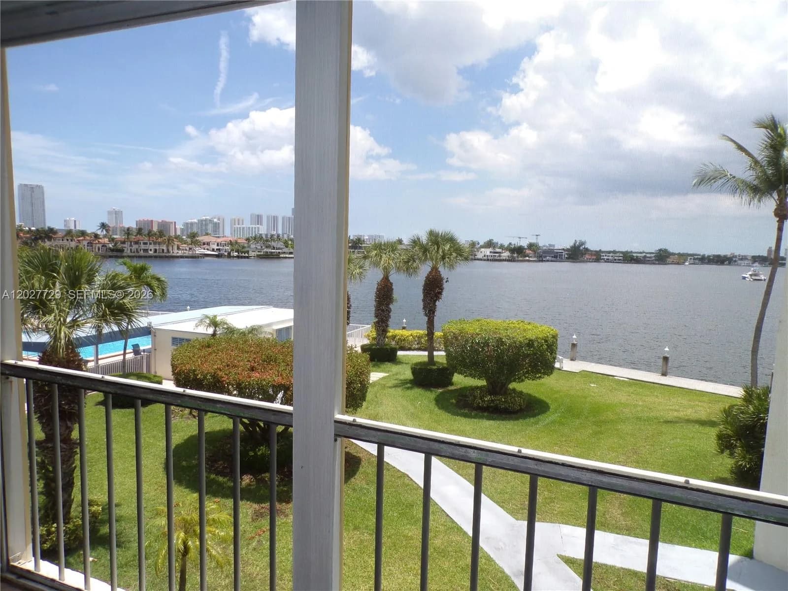 3010 Marcos Dr # R314, Aventura FL 33160