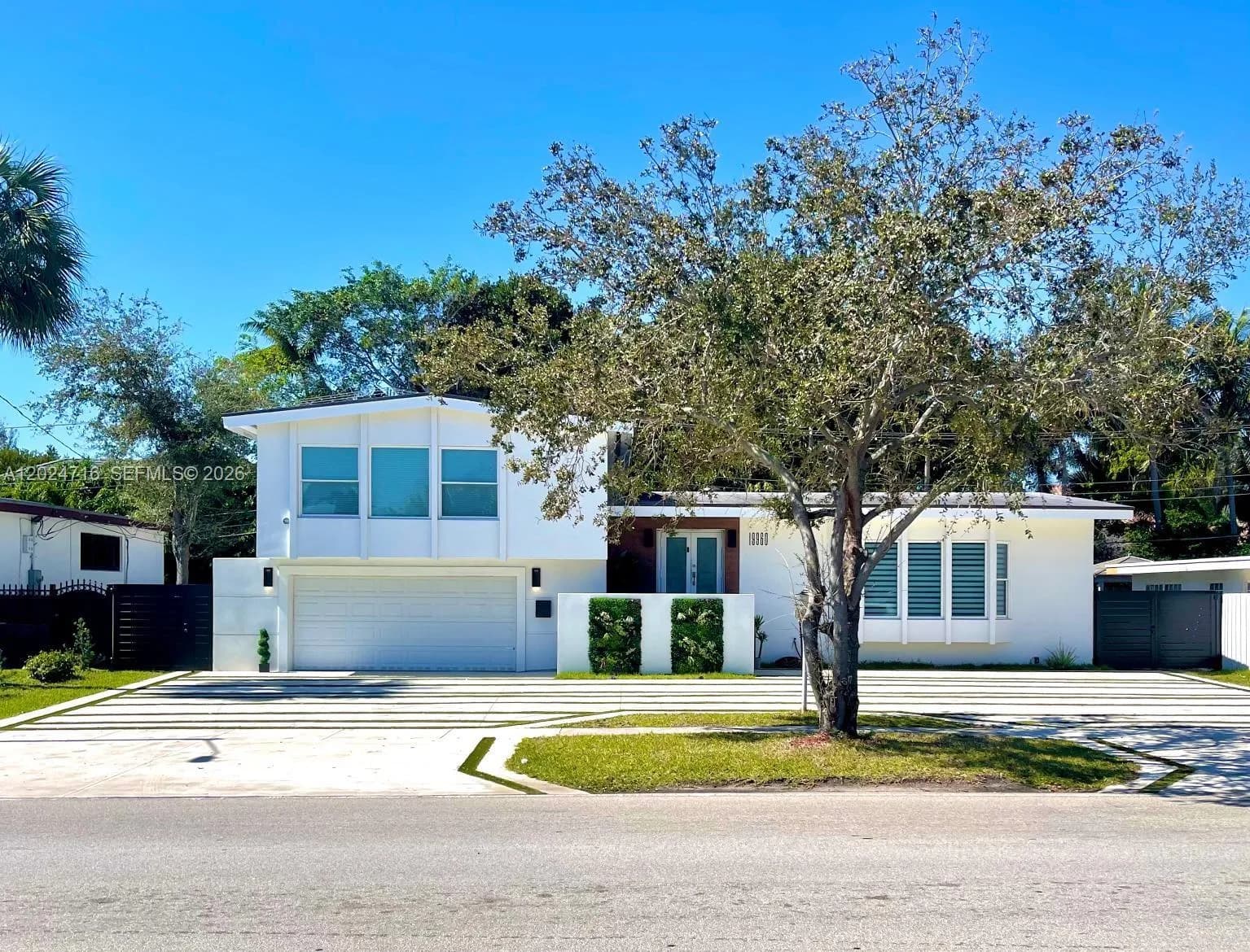 19960 Highland Lakes Blvd, Miami, FL 33179
