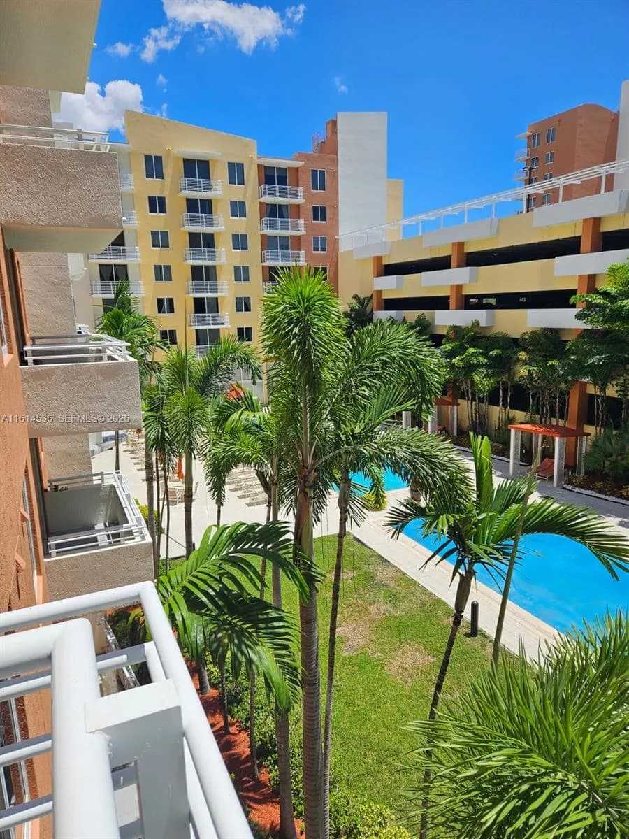 2775 NE NE 187th ST # 323, Aventura FL 33180