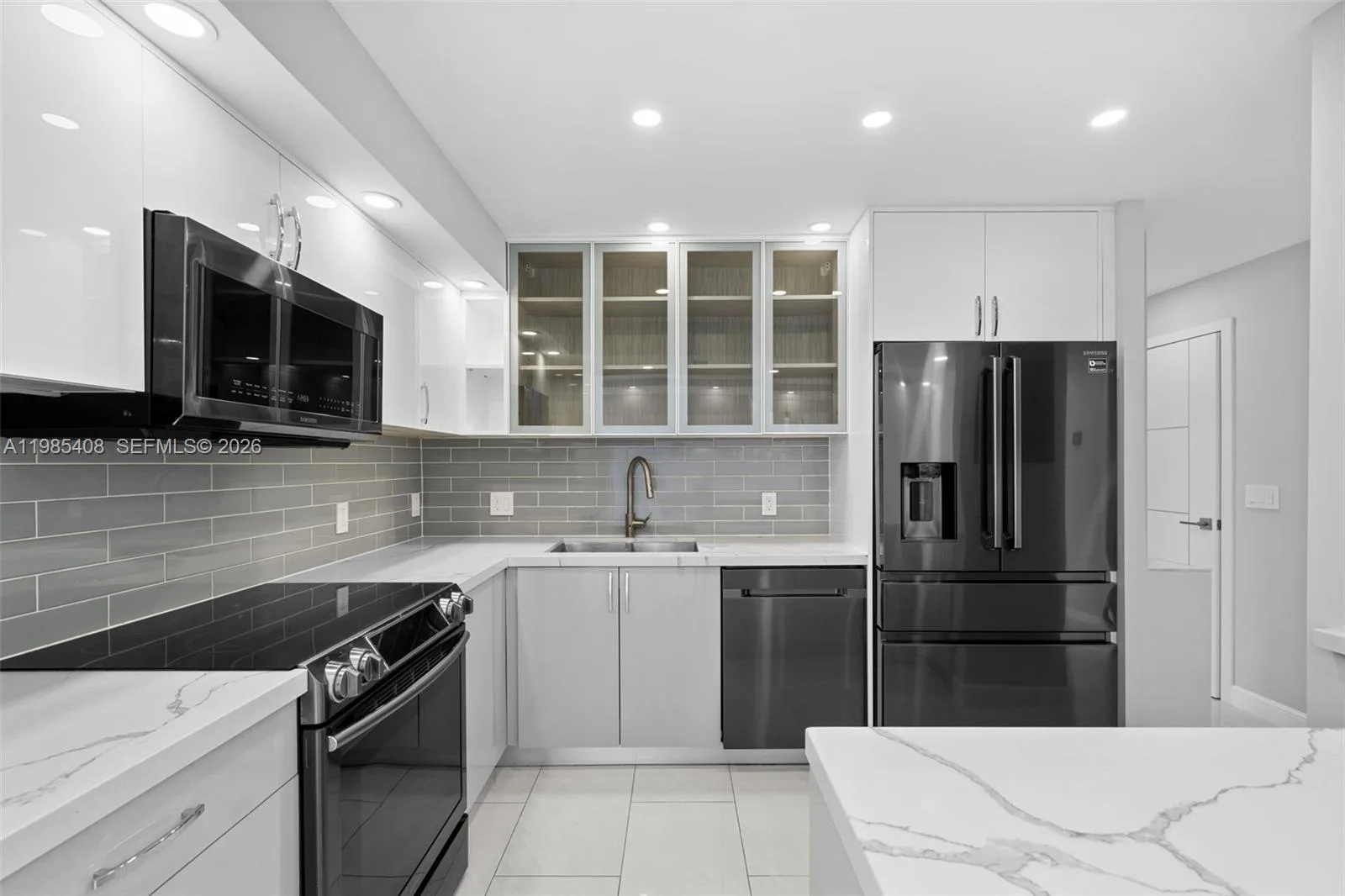 701 Three Islands Blvd # 411, Hallandale Beach FL 33009