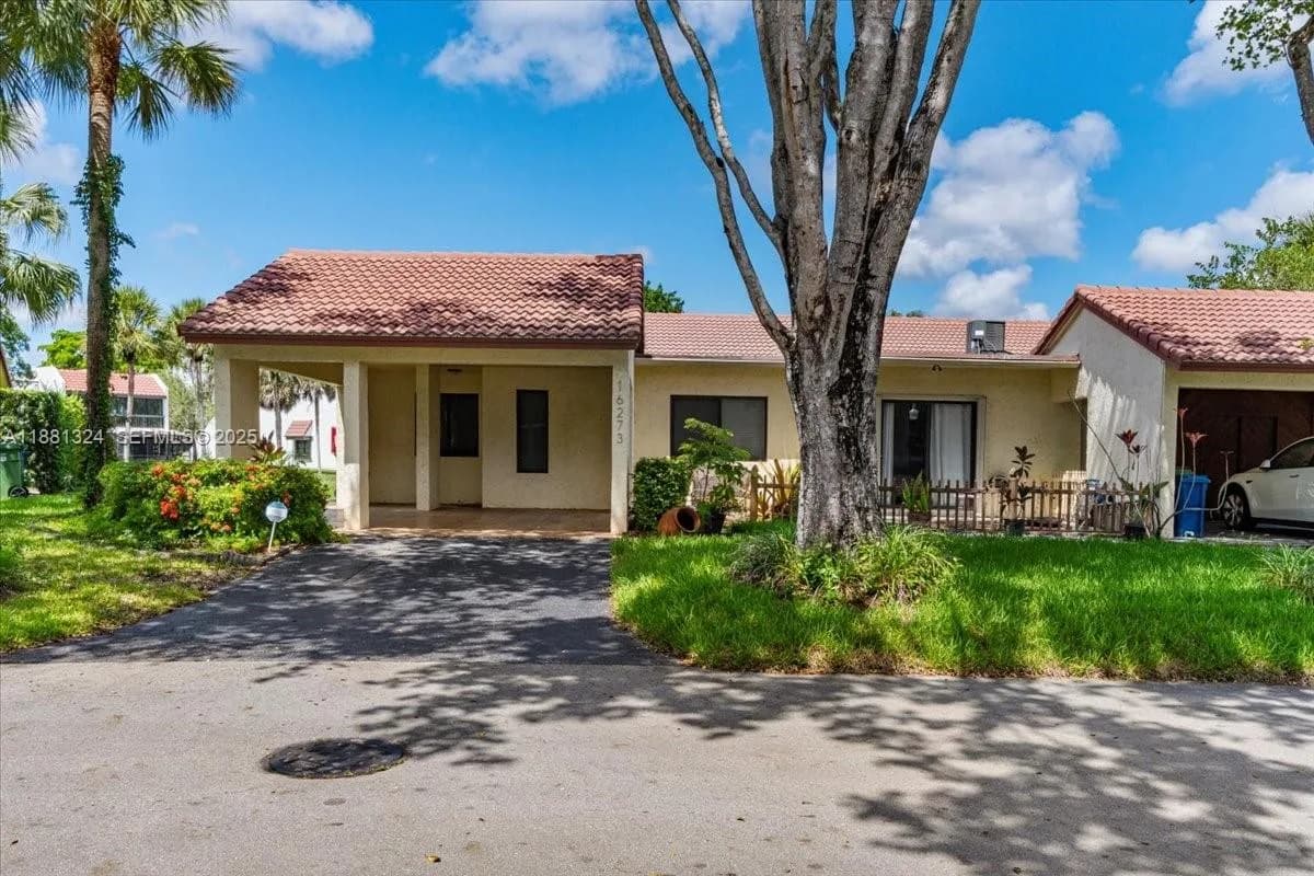 16273 Laurel Dr # 7, Weston FL 33326