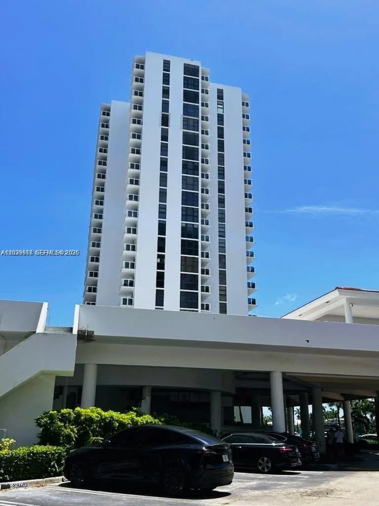 20515 E Country Club Dr # 142, Aventura FL 33180