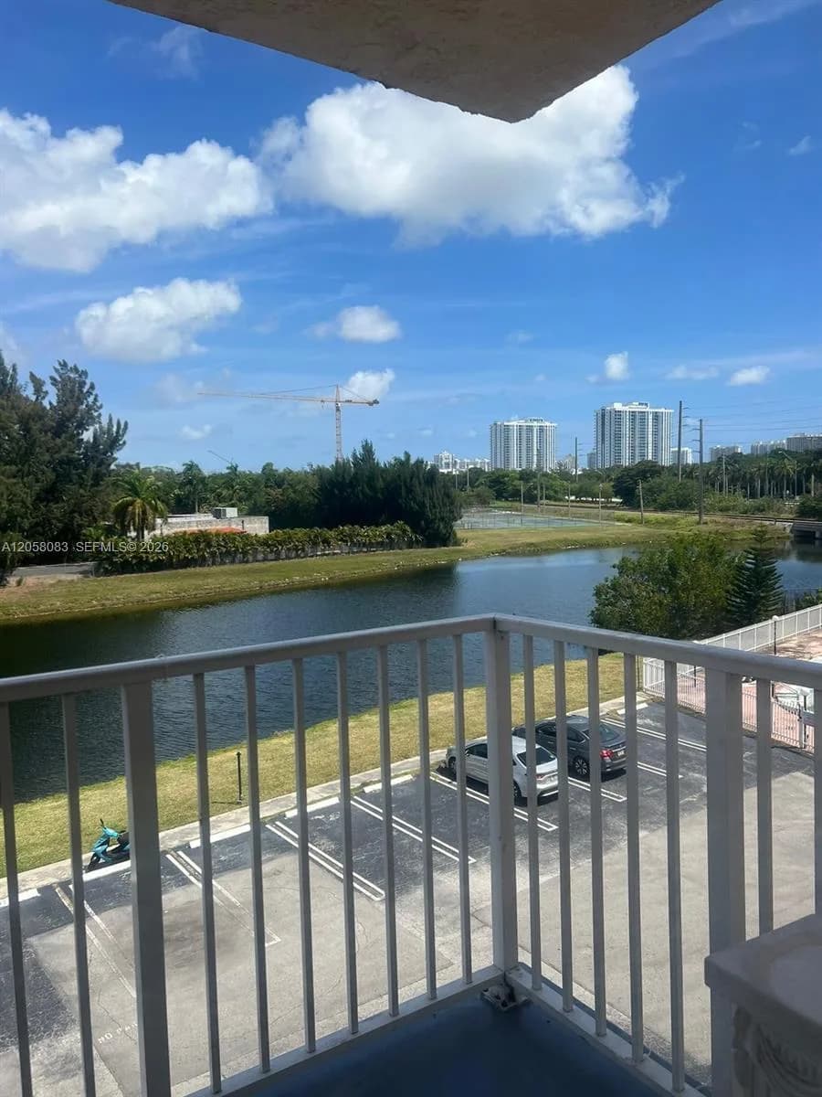 16465 NE 22nd Ave # 419, North Miami Beach FL 33160