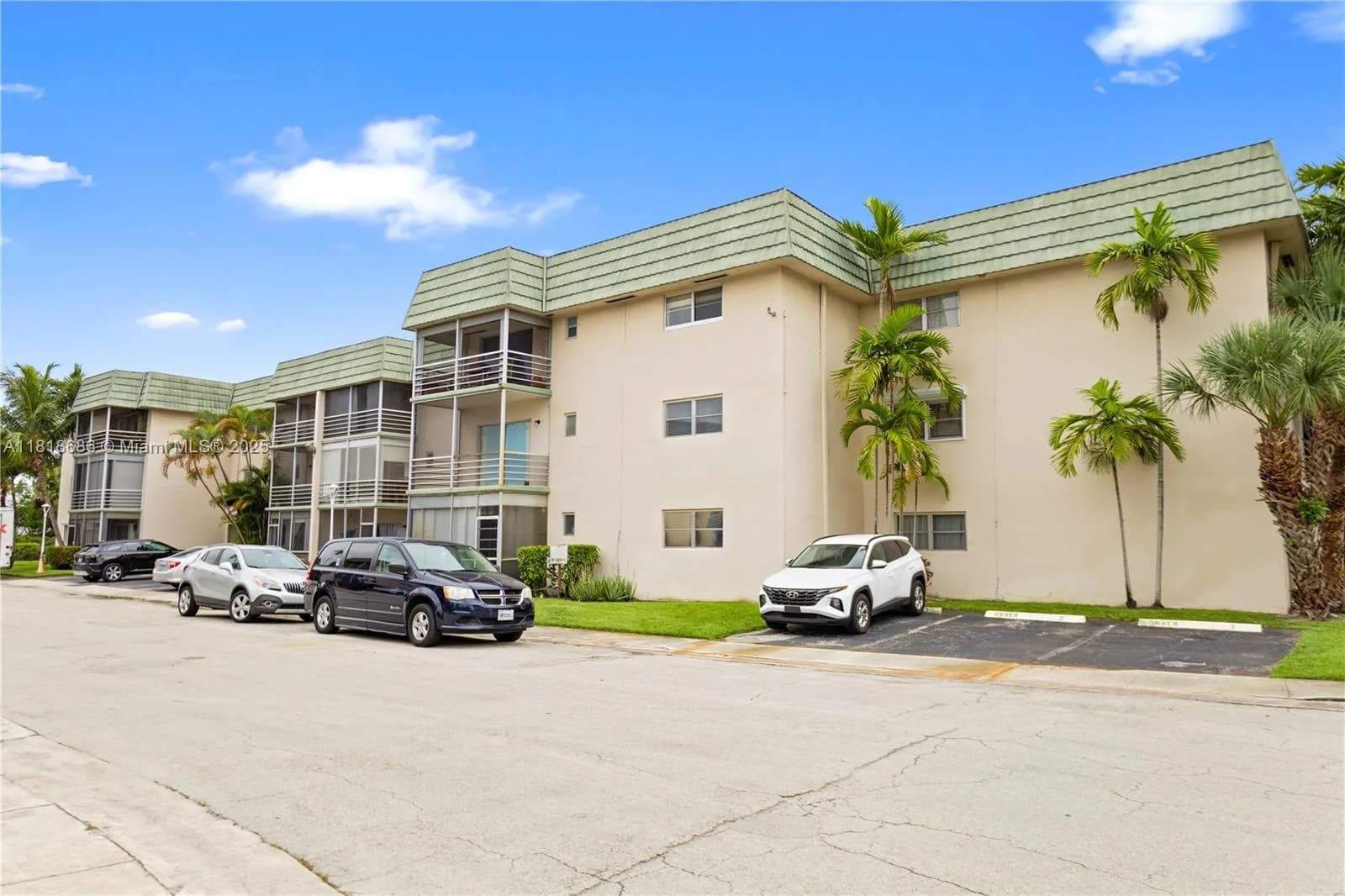5790 Stirling # 212, Hollywood, FL 33021