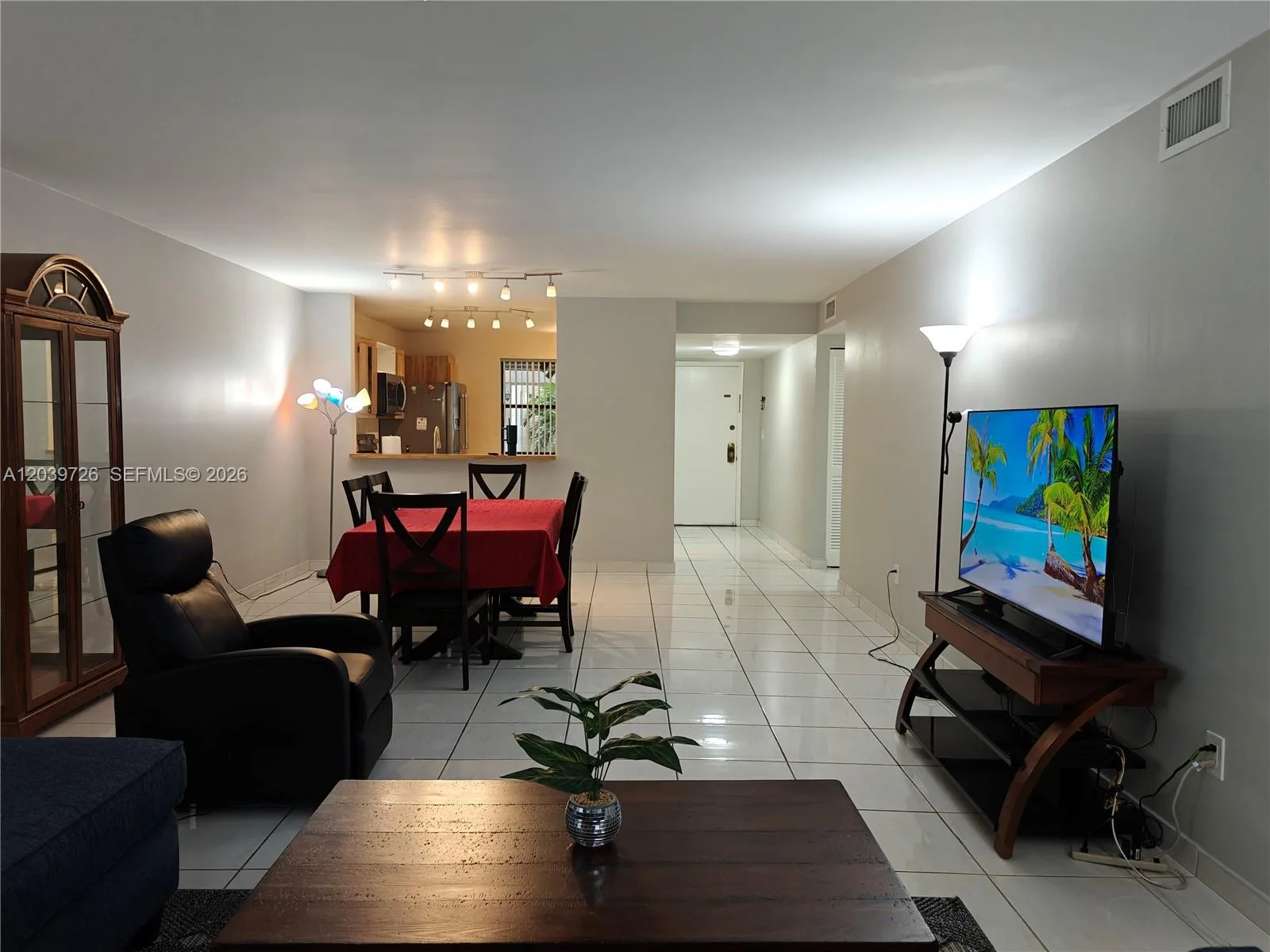 601 Ives Dairy Rd # 101-8, Miami, FL 33179