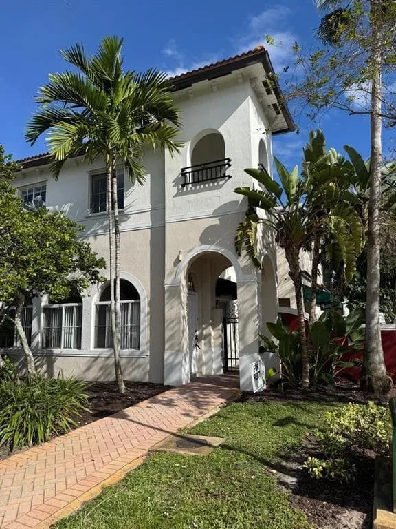 3633 NW 30th Street, Lauderdale Lakes, FL 33311