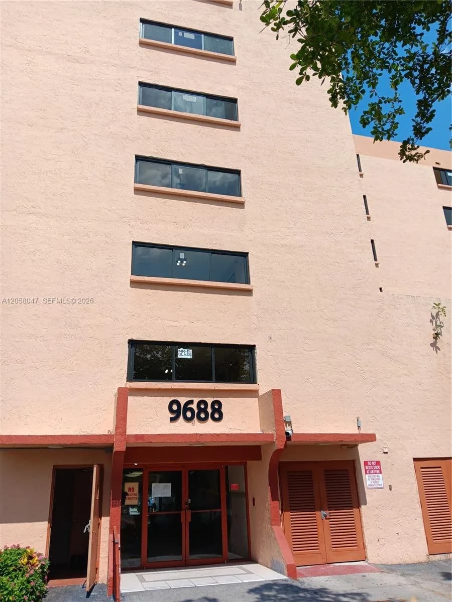 9688 Fontainebleau Blvd # 502, Miami, FL 33172