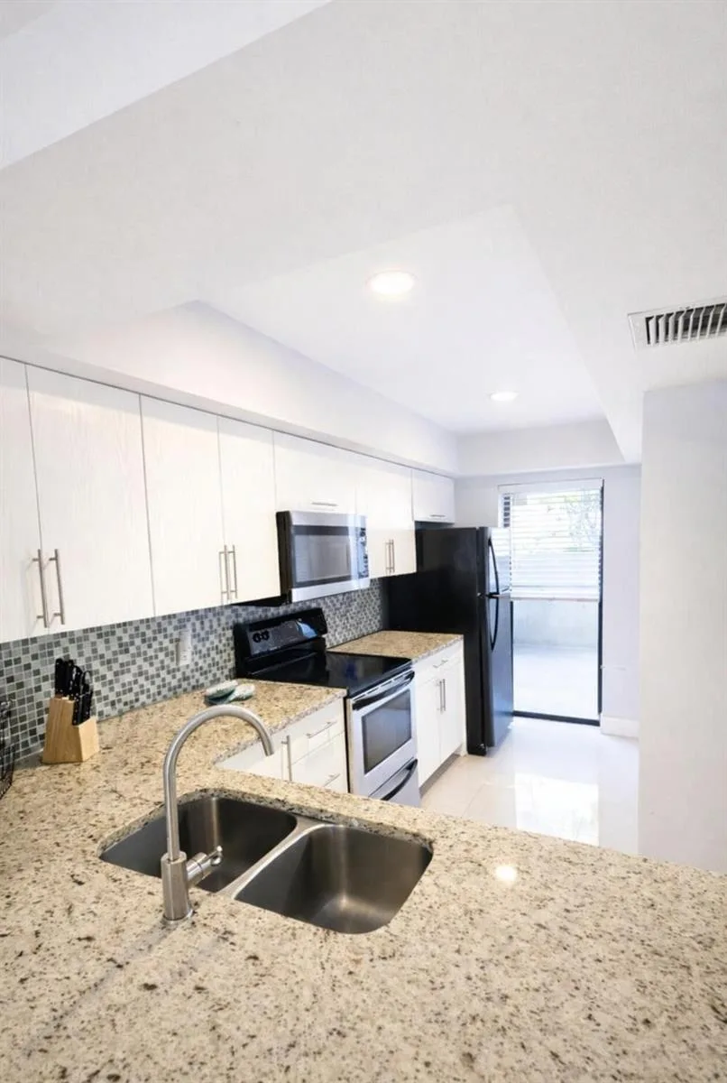 11596 NW 45th Street # 4, Coral Springs FL 33065