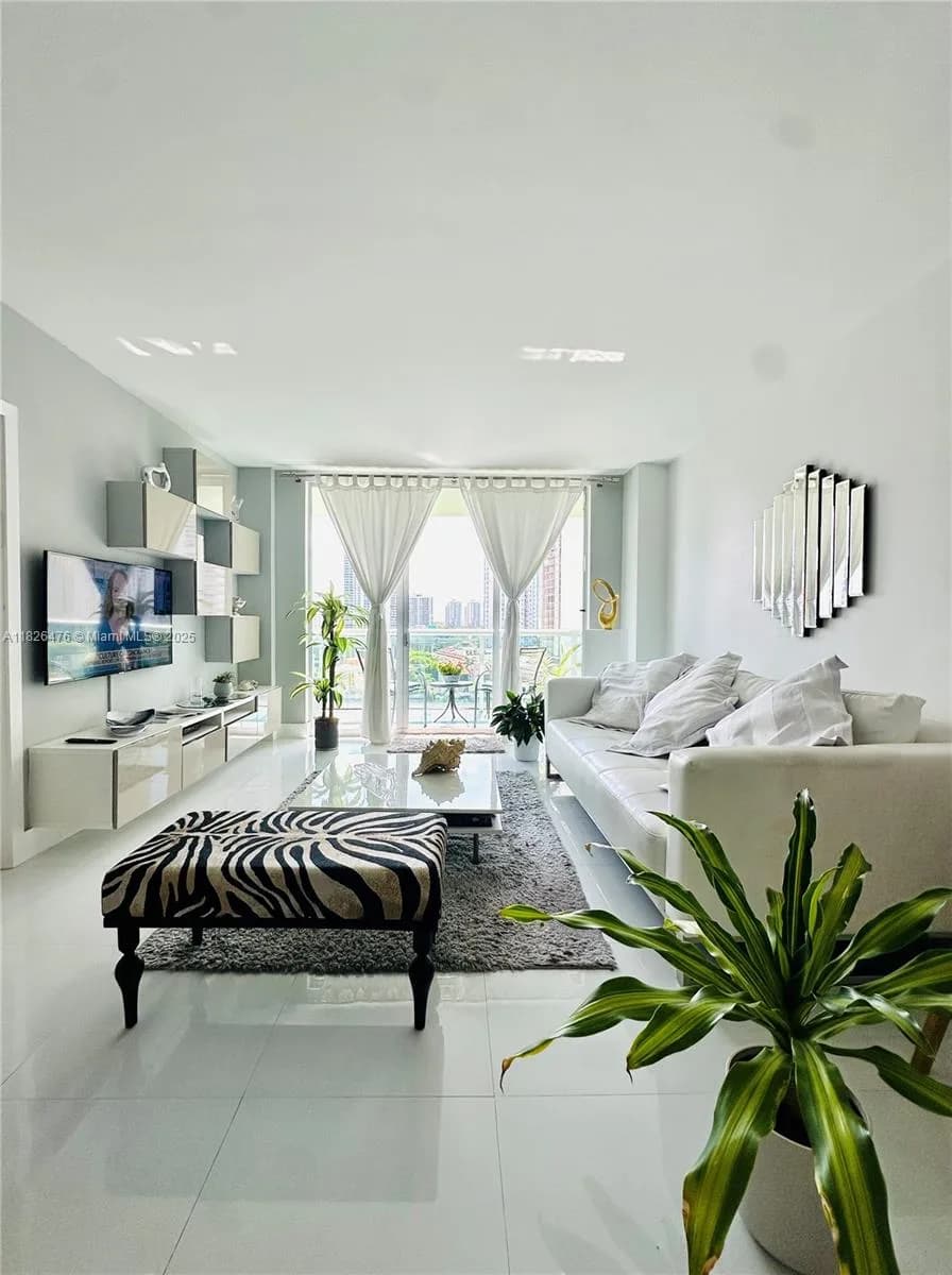 19390 Collins Ave # 911, Sunny Isles Beach FL 33160