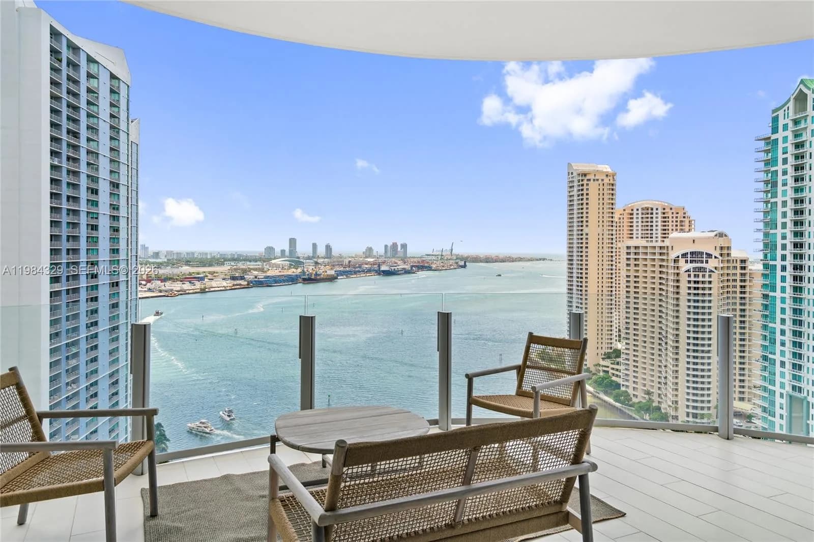 300 Biscayne Boulevard Way # 2601E, Miami, FL 33131