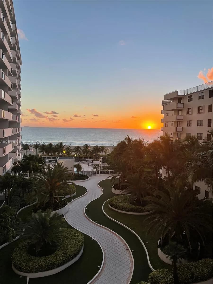 100 Lincoln Rd # 719, Miami Beach, FL 33139