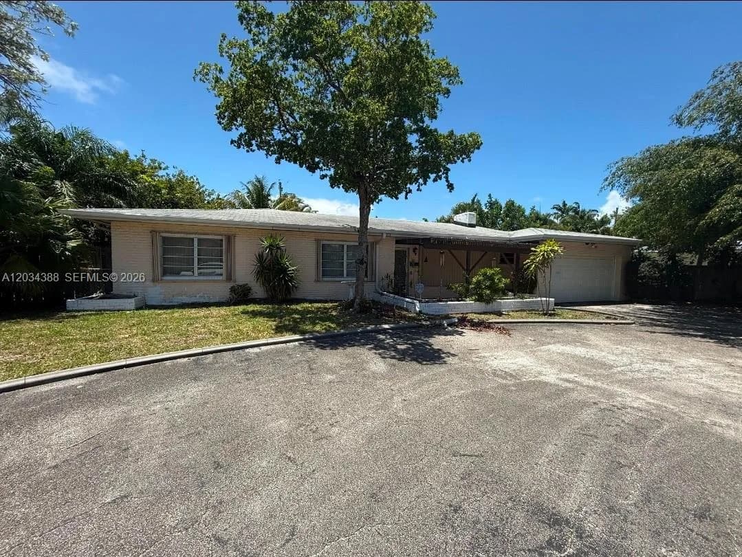 2441 Bayview Dr, Fort Lauderdale FL 33305