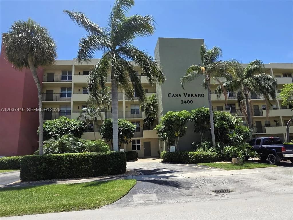 2400 NE 10th St # 104, Pompano Beach, FL 33062