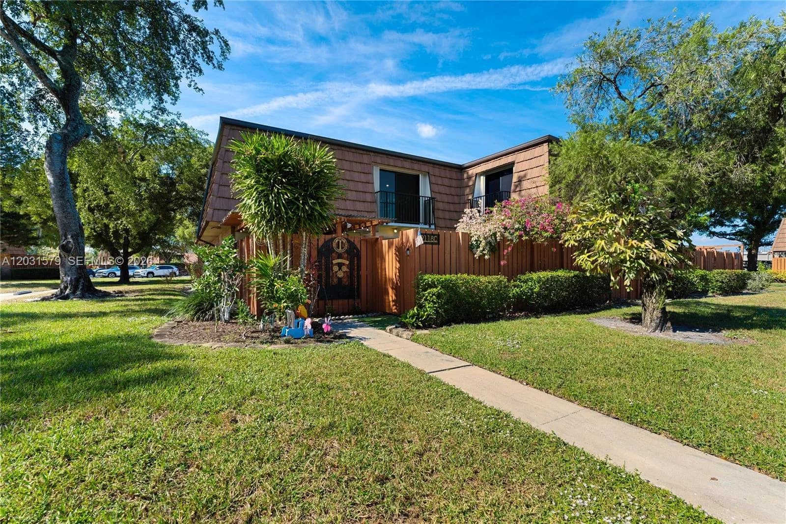 9118c 20th ct, Davie FL 33324