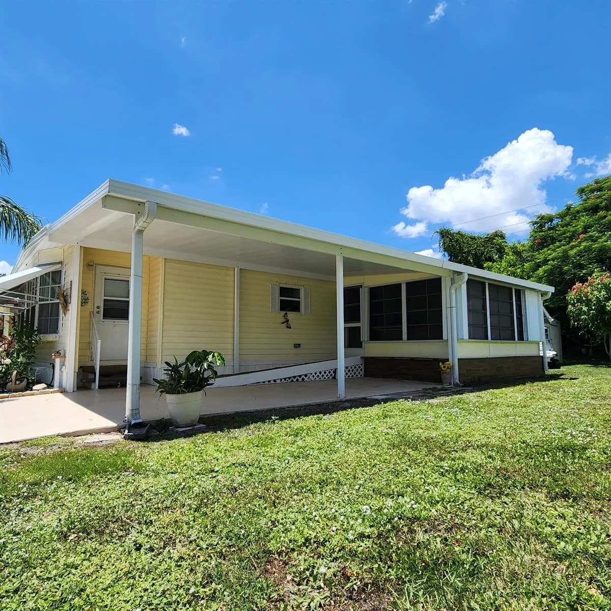218 W Caribbean, Port St. Lucie FL 34952